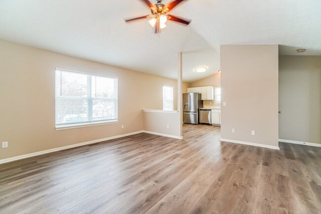 4196 Salem Dr, Columbus, OH 43228 - photo 4