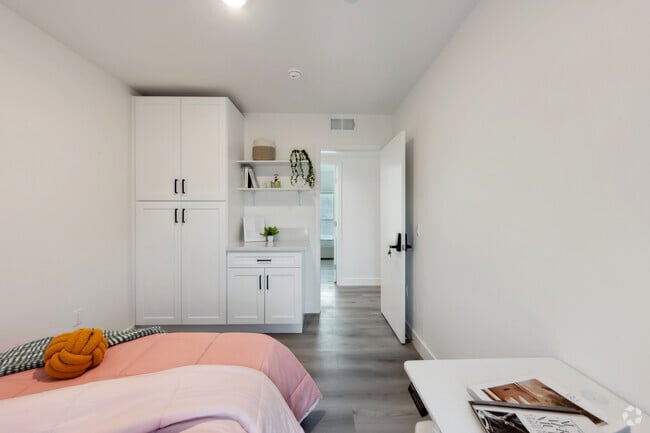 The Nest at 1299, Los Angeles, CA 90007 - photo 4