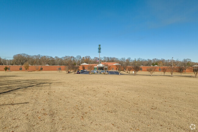 Lakeland Elementary  has a student teacher ratio of 14 to 1.