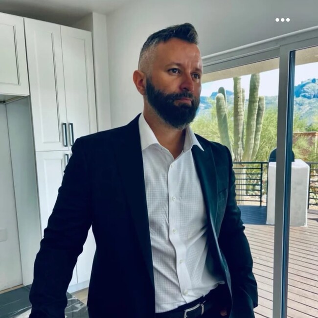 Agent Photo