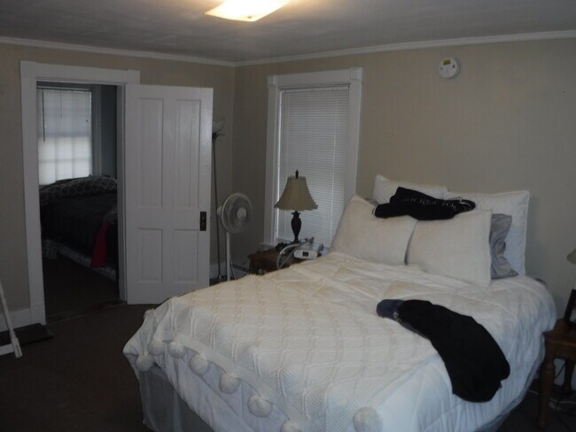 32 College Ave unit 4, Orono, ME 04473 - photo 7