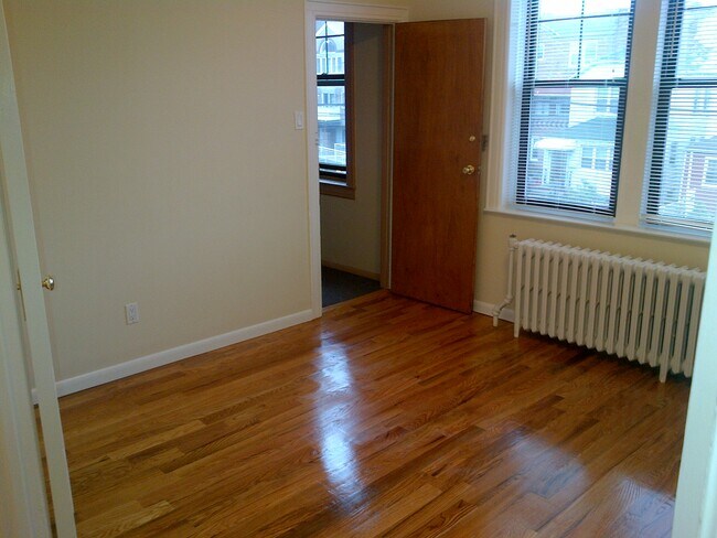1205 Ave Y unit 1 Floor, Brooklyn, NY 11235 - photo 5