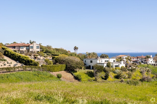 Hillside view homes in Malibu offer a sense of privacy and seclusion.