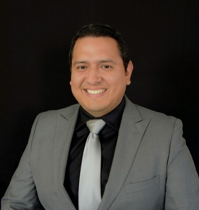 Agent Photo