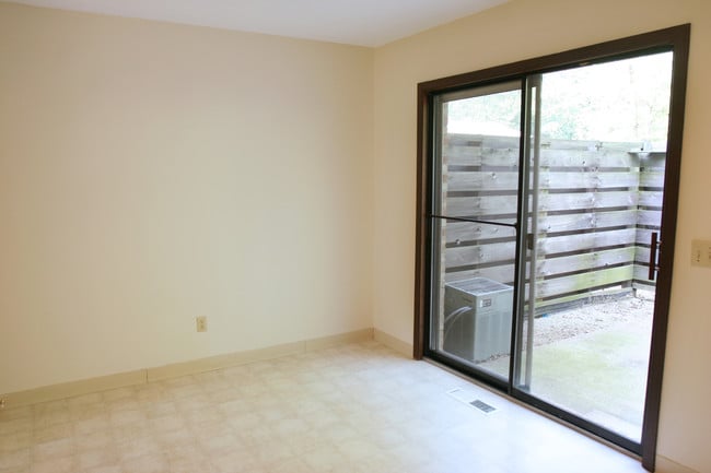 Perry Hills Colony, Canton, OH 44706 - photo 5