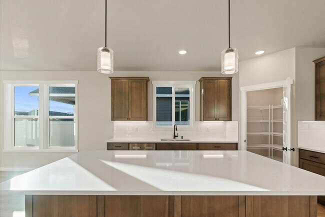 4745 W Thrush St, Moses Lake, WA 98837 - photo 7