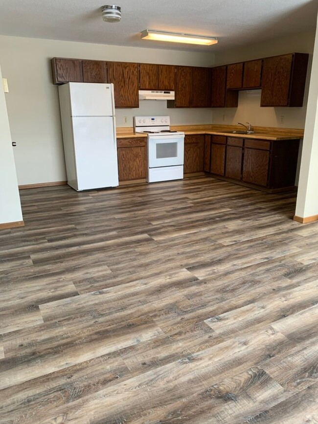 505-509 Mckay Ave, Alexandria, MN 56308