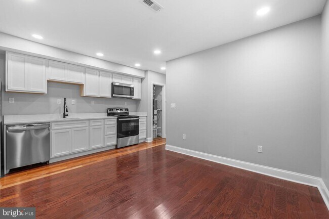 313 Parkland Place SE unit 3, Washington, DC 20032 - photo 6