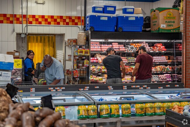 Latin grocers such as Key Food Market and Bravo Supermarket provide service to Sunshine.