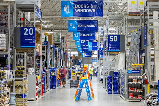 Do-it-yourselfers in Genoa Township have their pick of supplies at Lowes on Grand River.