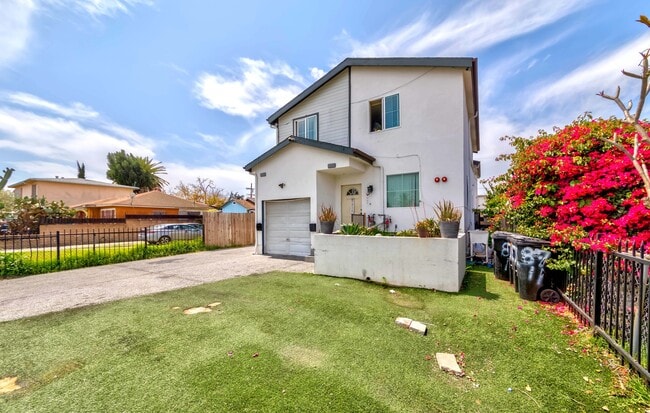 8711 Mckinley Place, Los Angeles, CA 90002 - photo 3