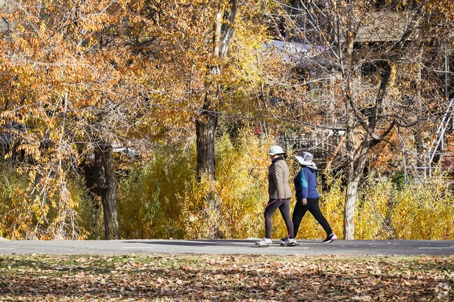 Paved walking trails offer residents scenic views of the Truckee River.