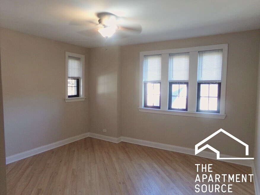 894 Green Bay Rd unit 11, Winnetka, IL 60093 - photo 1