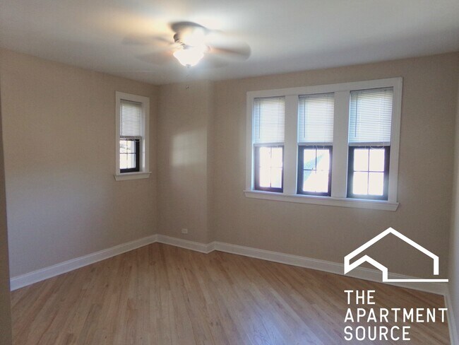 894 Green Bay Rd unit A01, Winnetka, IL 60093 - photo 2