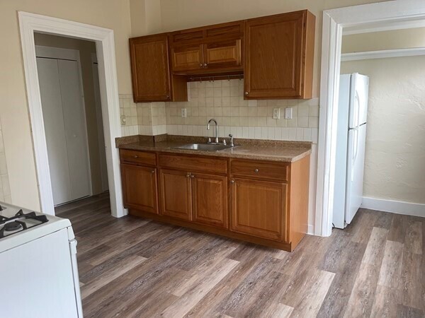 194 Lexington St unit 2, Boston, MA 02128 - photo 4