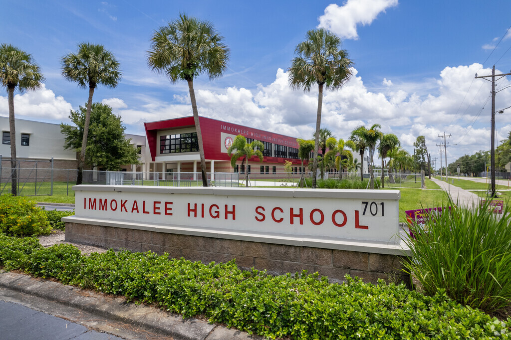 Immokolee High School in Immokolee gets a 4.5 rating in student satisfaction according to review