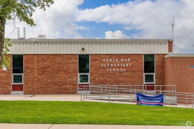 North Mor Elementary earns a Grade C from Niche.