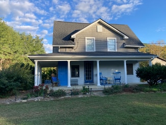 27 Spruce St, Barnardsville, NC 28709