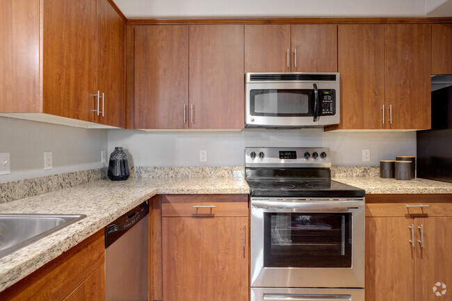 2BR, 2BA - 1,027 SF