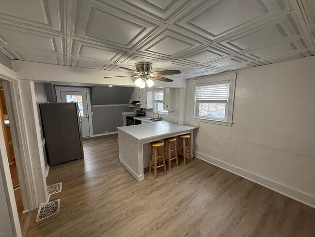 11 Chadwick St unit 2, Worcester, MA 01605 - photo 3