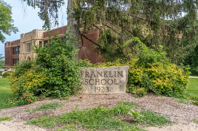 Your kids will enjoy learning in the inspiring atmosphere of Franklin Middle School.