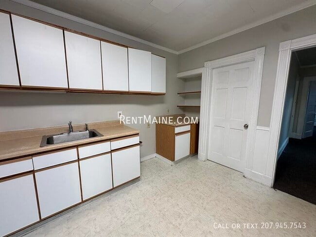 101 Sanford St unit A, Bangor, ME 04401 - photo 3