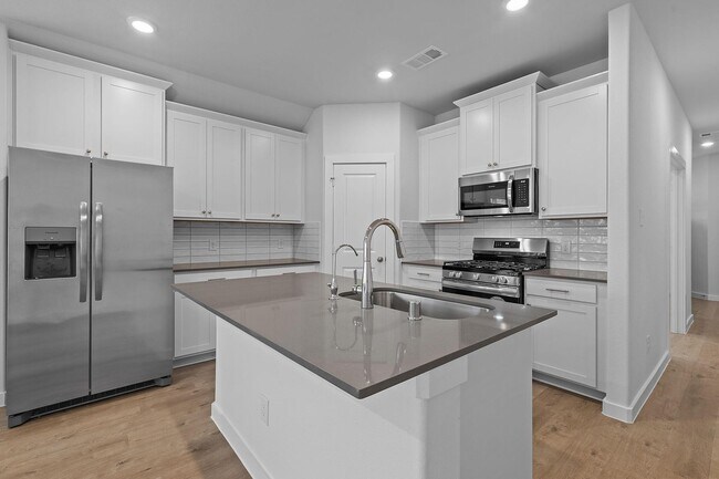 31730 Autumn Spur Ln, Hockley, TX 77447 - photo 4