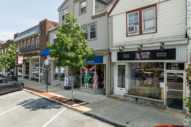 Rows of stores line Lancaster Ave in Wayne.