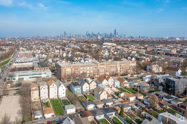 Stowe Elementary School is located on the north side of Chicago.