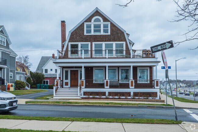 Many homes in the Diamond District provide plenty of windows offering plenty of natural light everyday.