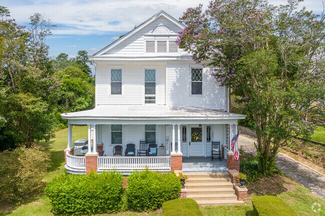 Historical homes are scattered all around Downtown North Augusta for you to find.