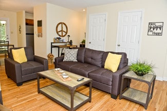 3296 Walnut Springs Dr, Bloomington, IN 47401