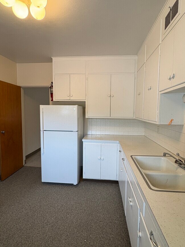 1000 Melrose Ave unit 1 or 2 Melrose, Iowa City, IA 52246 - photo 5