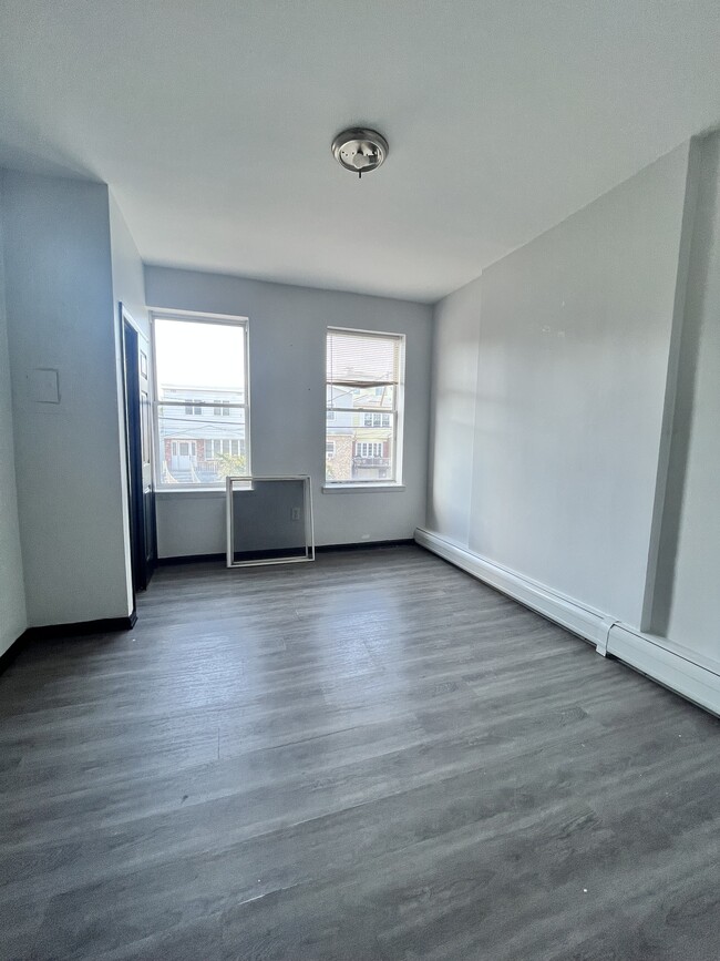 89-91 East 25th St 3