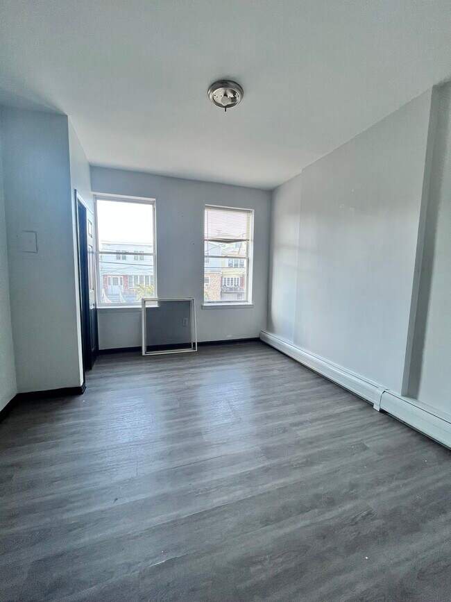 89-91 East 25th St 3
