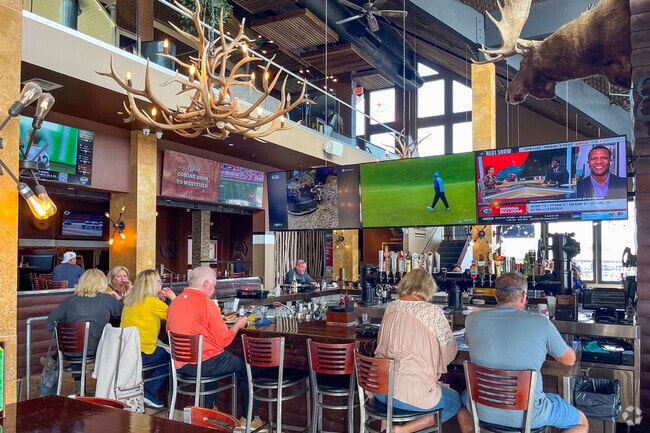 Wolfies Grill has a great bar atmosphere if you wanna hang out with the locals in Hawthorn Hills