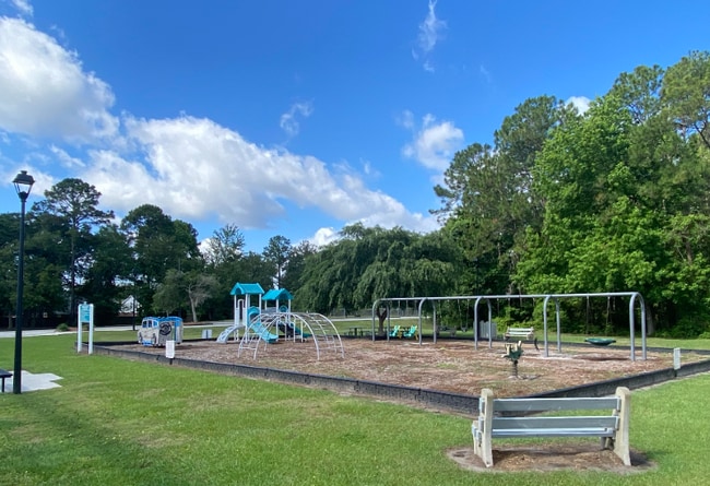 214 Madison Ave, Saint Marys, GA 31558 - photo 3