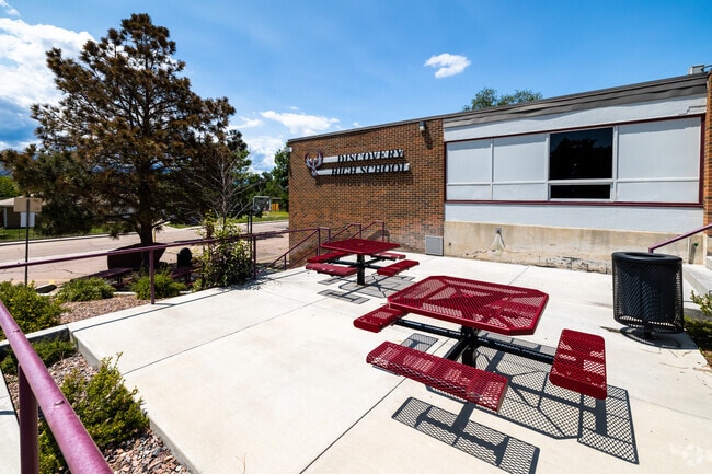 Discovery High School offers outside seating during lunchtime.