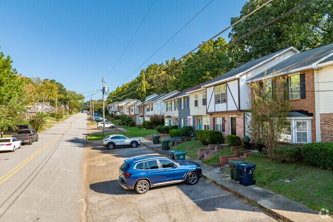 Townhomes are a popular housing option in the neighborhood of Shelton Park.