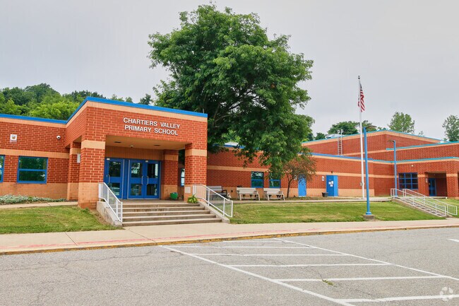 Chartiers Valley Primary School enrolls young students in Collier Township.