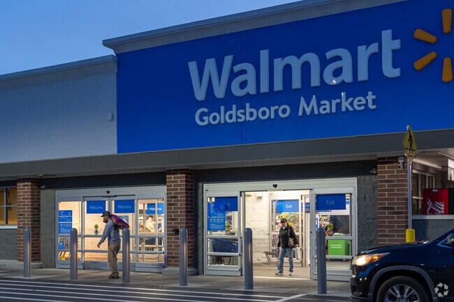Local and national retailers alike line Wayne Boulevard in Goldsboro, NC.