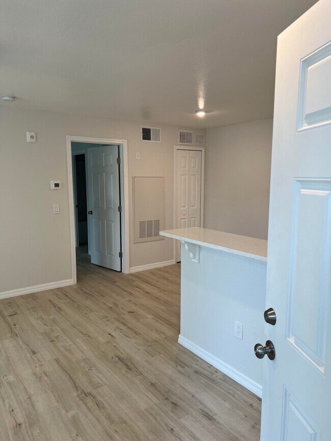 2592 Grassy Point Dr unit 212, Lake Mary, FL 32746 - photo 2