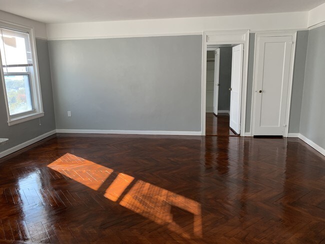 Flagg Court unit 385, Brooklyn, NY 11209 - photo 3