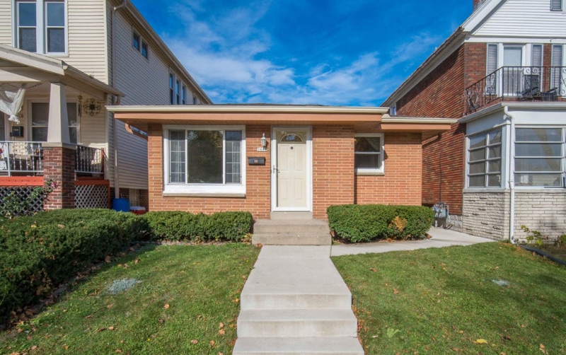 3668 E Carpenter Ave, Cudahy, WI 53110 - photo 1