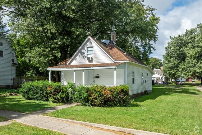 Many homes in Stratton offer spacious yards perfect for relaxing or entertaining.