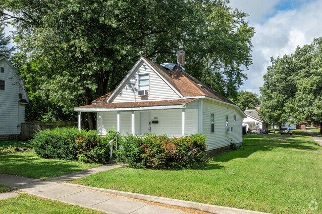 Some Stratton homes have decent sized yards to enjoy.