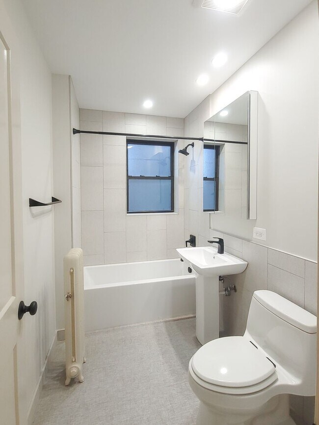 4956 N Oakley Ave unit 3, Chicago, IL 60625 - photo 3