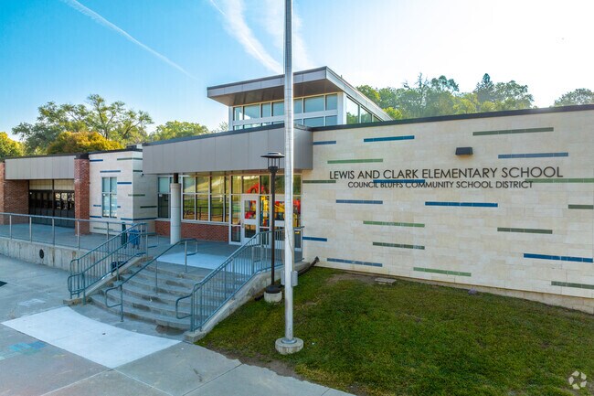 Lewis & Clark Elementary School