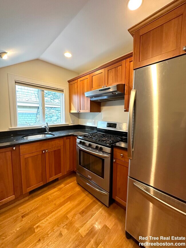 10 Selkirk Rd unit 1, Brighton, MA 02135 - photo 2