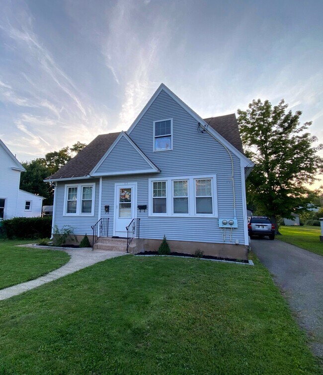 113 Birdsey Ave Unit Floor 1, Middletown, CT 06457